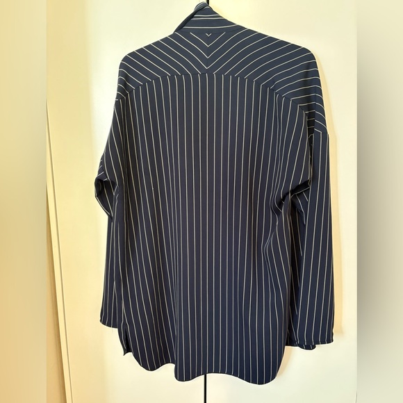 ARITZIA BABATON PIN STRIPED BLOUSE - XS - NAVY/WHITE - Picture 2 of 3